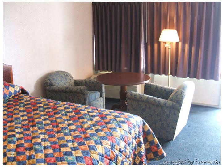 Red Carpet Inn And Suites Scranton Eksteriør billede